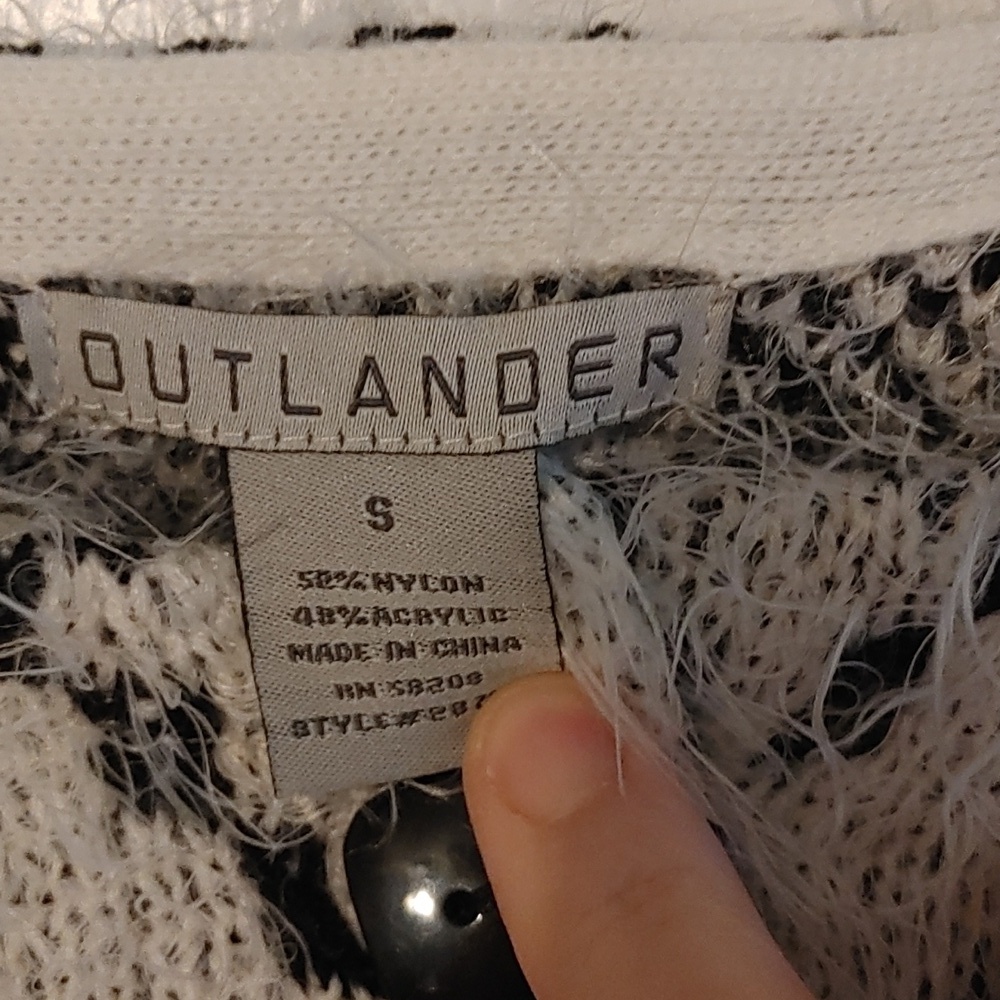Eyelash Cardigan Women's Sz Small Creamy White And Black Cozy Soft By Outlander - Picture 2 of 7